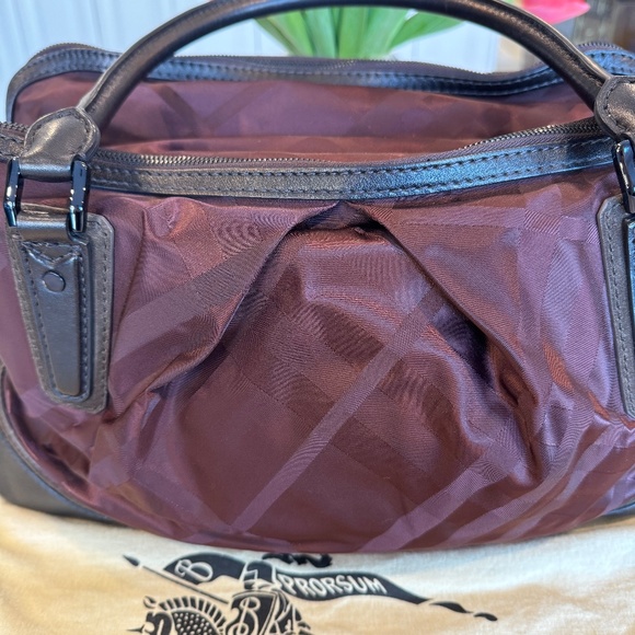 Burberry Tonal Check Burgundy Jacquard Nylon/Leather/Suede 2 zip Bowling Bag. - Picture 4 of 17